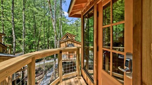 The Hemlock In Treehouse Grove At Norton Creek