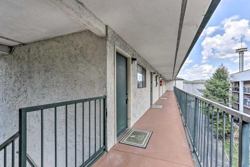 Apartamento Gatlinburg Condo With Pool Access - Walk Dtwn!