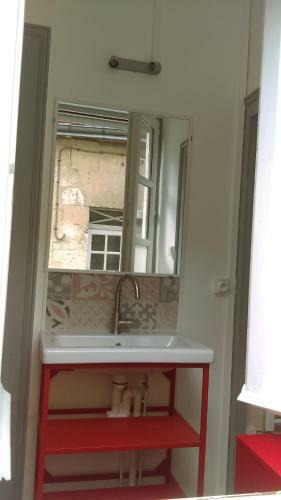 Apartamento Loches : G�te De Charme Ind�pendant Avec Jardin