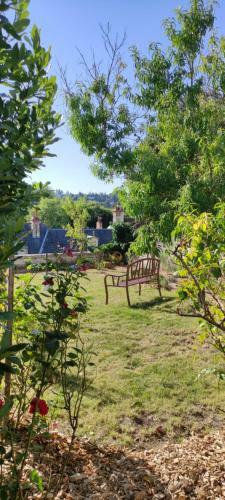 Apartamento Loches : G�te De Charme Ind�pendant Avec Jardin