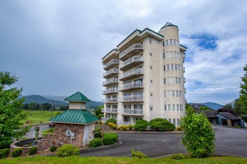 Penthouse Paradise - Fireplace And Mountain View