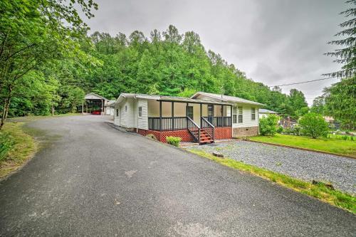 Creekside Ranch With Porch About 2 Mi To Pkwy