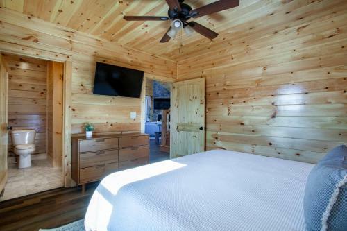 Heritage Hills Cabin Brand New W Indoor Pool