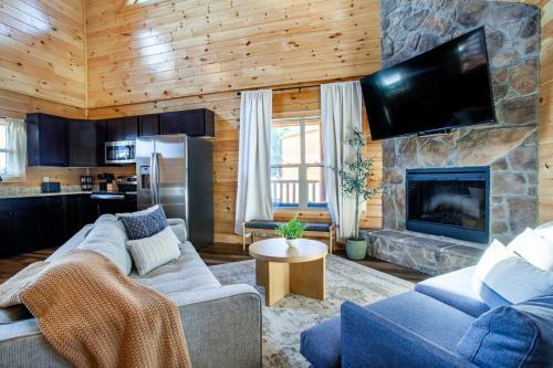 Heritage Hills Cabin Brand New W Indoor Pool