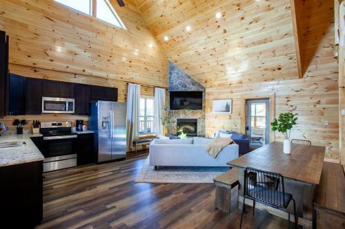 Heritage Hills Cabin Brand New W Indoor Pool