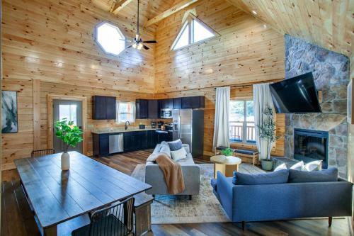 Heritage Hills Cabin Brand New W Indoor Pool