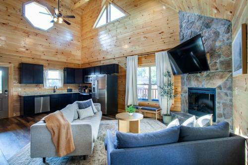 Heritage Hills Cabin Brand New W Indoor Pool