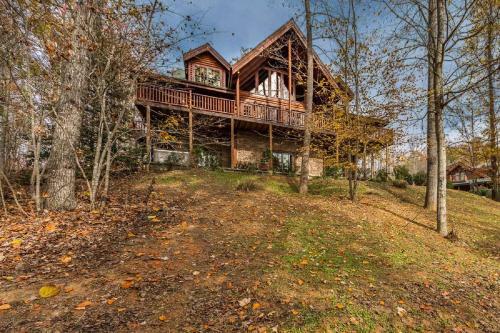 Luxurious 6 Bed, 6 Bath With Indoor Pool, Pool Table And Sweeping Views!
