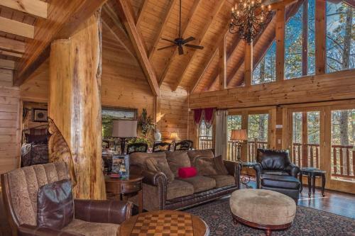 Luxurious 6 Bed, 6 Bath With Indoor Pool, Pool Table And Sweeping Views!