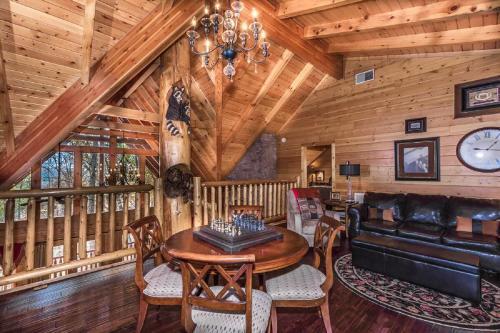 Luxurious 6 Bed, 6 Bath With Indoor Pool, Pool Table And Sweeping Views!