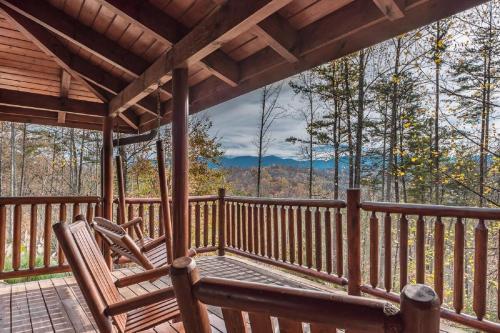 Luxurious 6 Bed, 6 Bath With Indoor Pool, Pool Table And Sweeping Views!