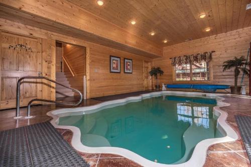 Luxurious 6 Bed, 6 Bath With Indoor Pool, Pool Table And Sweeping Views!