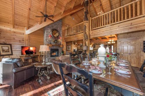 Luxurious 6 Bed, 6 Bath With Indoor Pool, Pool Table And Sweeping Views!