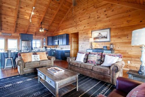 Panoramic Views At Mountaintop With Hot Tub