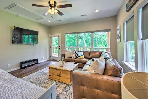 Just-built Eustace Getaway - Walk To The Lake