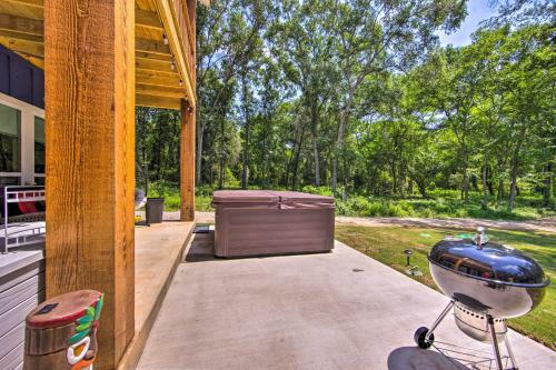 Just-built Eustace Getaway - Walk To The Lake