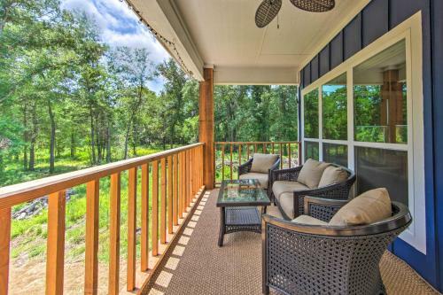 Just-built Eustace Getaway - Walk To The Lake