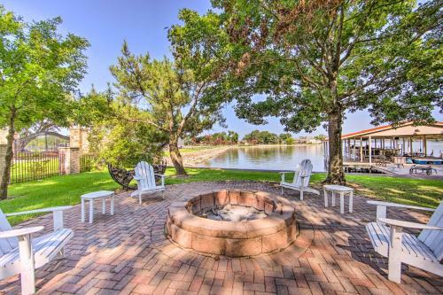 Chic Waterfront Getaway With Dock And Hot Tub!