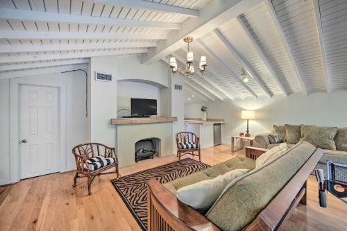 Chic Waterfront Getaway With Dock And Hot Tub!
