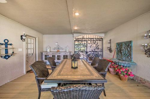 Chic Waterfront Getaway With Dock And Hot Tub!