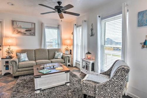 Sunny Freeport Home With Deck And Ocean Views!