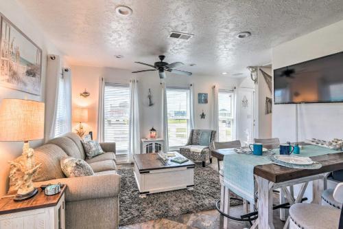 Sunny Freeport Home With Deck And Ocean Views!