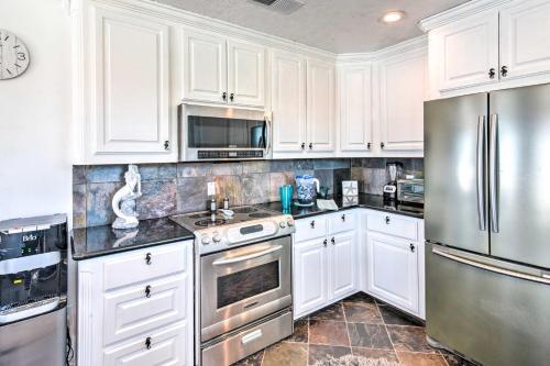 Sunny Freeport Home With Deck And Ocean Views!
