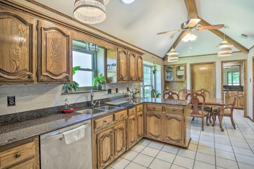 Pet-friendly Garland Home Golf Course View!