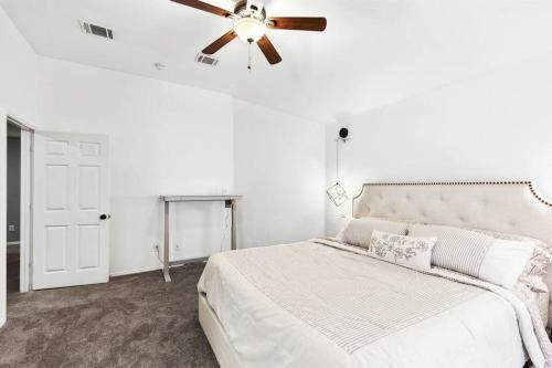 Lovely 5 Bedroom Home! 15 Min To At&t Stadium!
