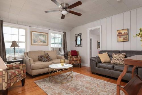 Grand Performance Hm For Your Group Near Downtown