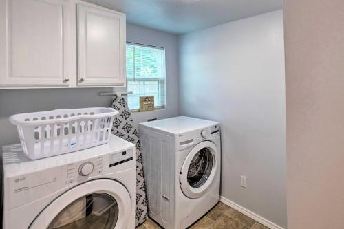 Family-friendly Fort Worth Home With Fire Pit!