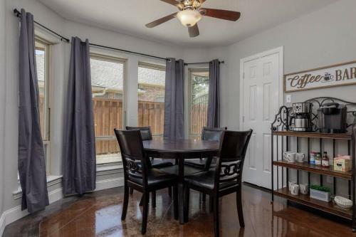Executive Family Home With Pool In Keller