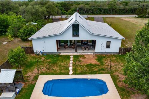 Villa Luxury Barn House With Pool
