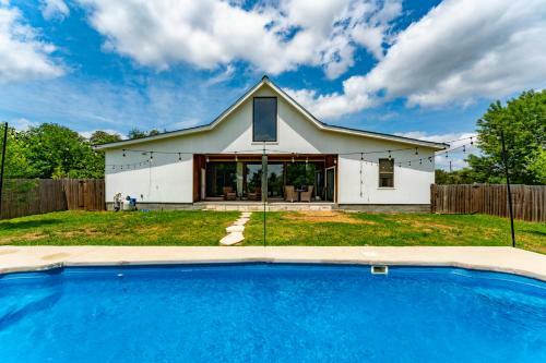 Villa Luxury Barn House With Pool