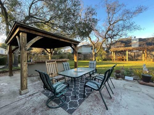 Beautiful Traditional Home*modern Updates*guest Suite B