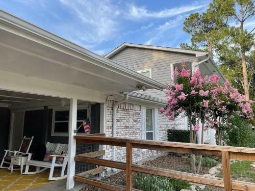 Beautiful Traditional Home*modern Updates*guest Suite B