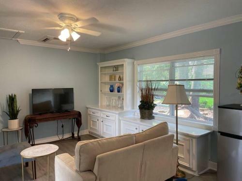 Apartamento New Decorated Guest Suite Unit C Close To Katy Mills