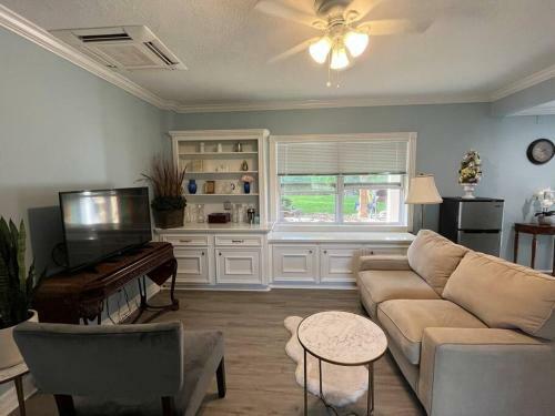 Apartamento New Decorated Guest Suite Unit C Close To Katy Mills