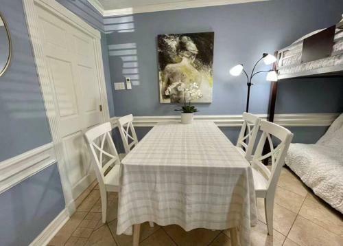 Apartamento 2 Cozy Seperated Guest Suites Close To Katy Mills