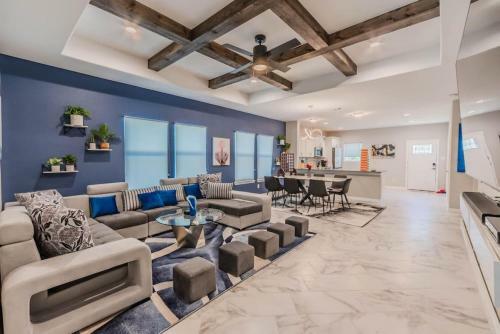 Modern 4 Br Near Downtown, Zoo