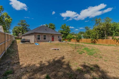 Modern 4 Br Near Downtown, Zoo