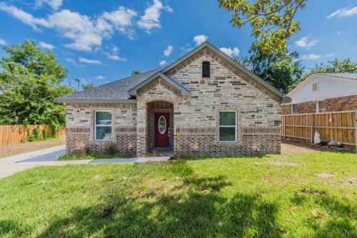 Modern 4 Br Near Downtown, Zoo