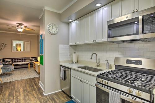 Bungalow G - Centrally Located Dallas Home!