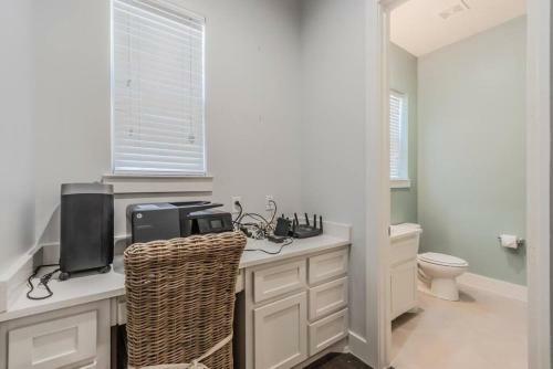 Stunning Townhome Near Uptown