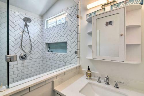 Historic Galveston Home Walk To The Strand!