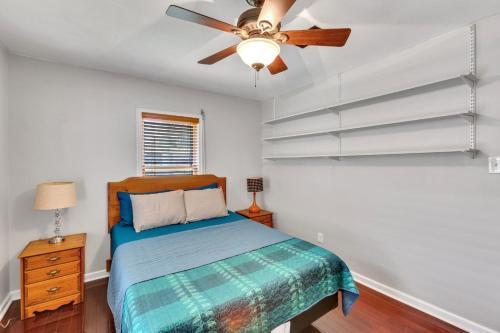 Off The Hook On Marlin Just Minutes From Beach Home