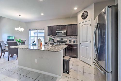 Roomy Austin Abode With Community Outdoor Pool!