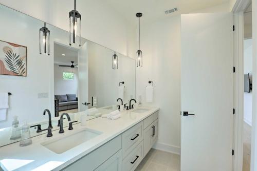 Gorgeous Atx Home With Backyard, Patio And Office