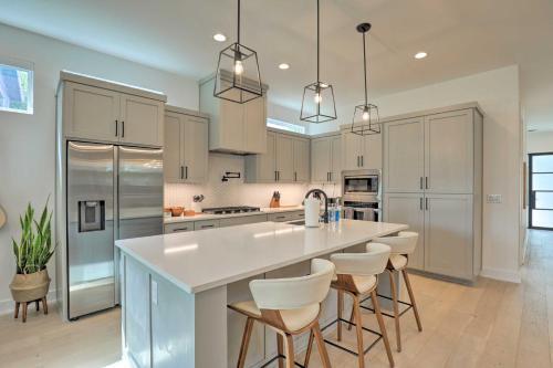 Gorgeous Atx Home With Backyard, Patio And Office