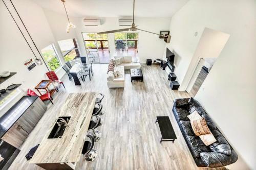 Lakefront 6br Home With Dock - Lake Travis Views